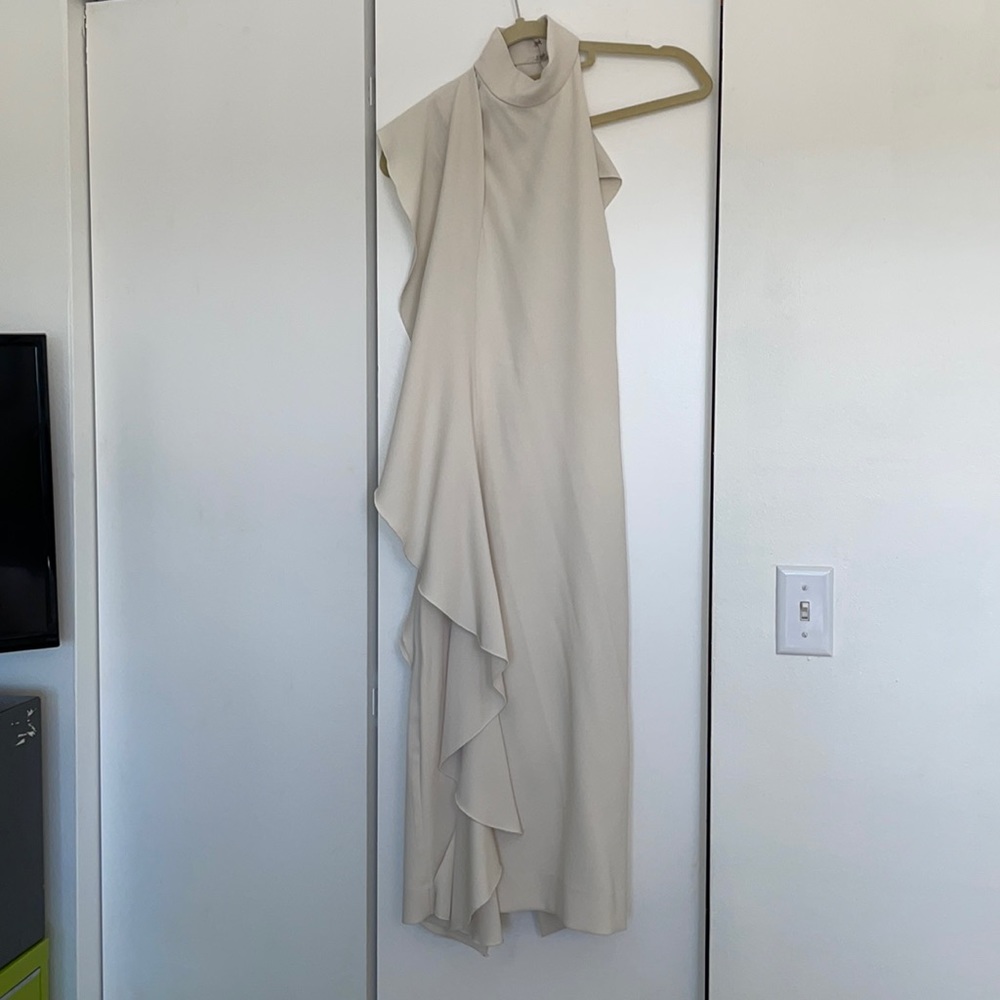 Dress on shoulder